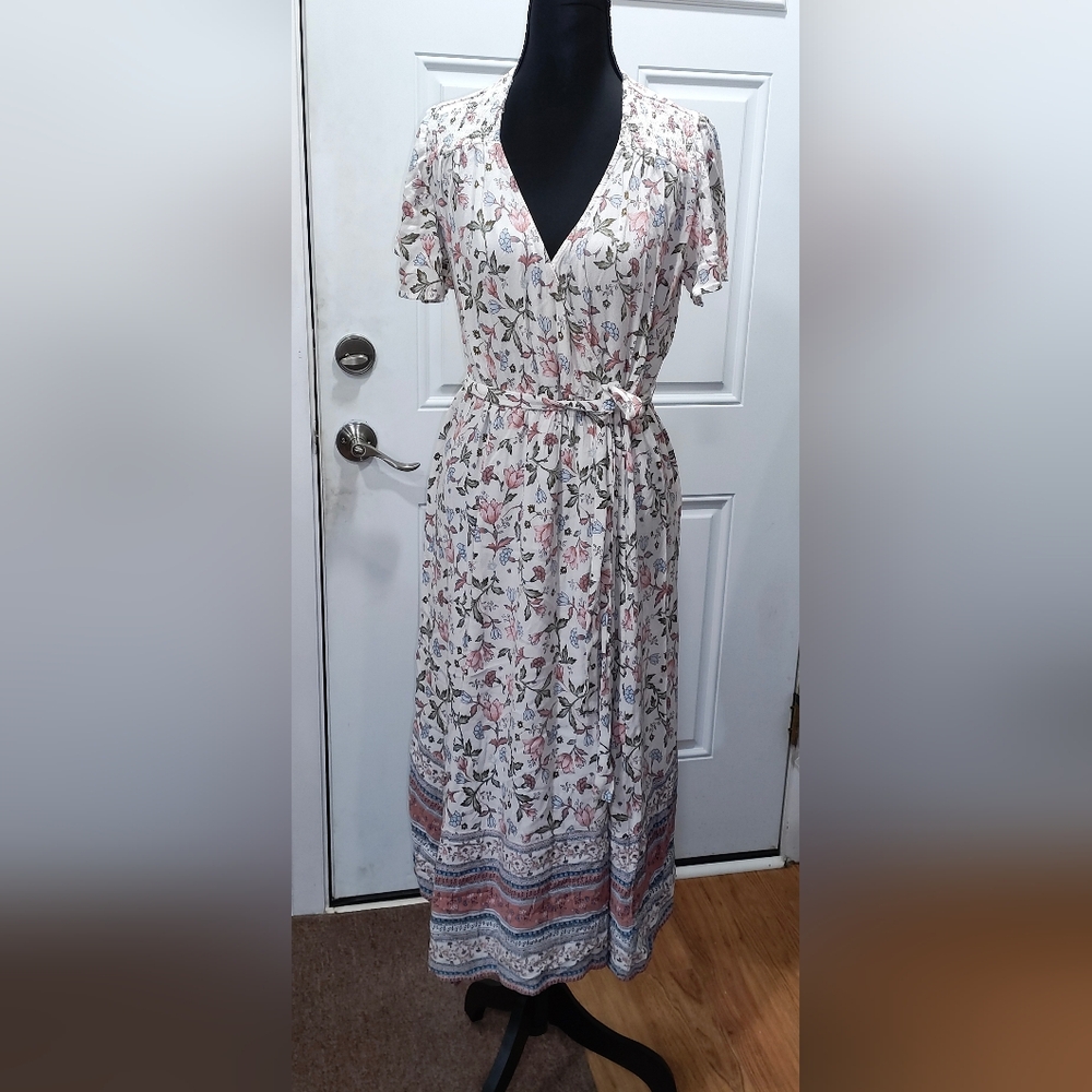 Chic Floral Midi Dress in Cream and Pink